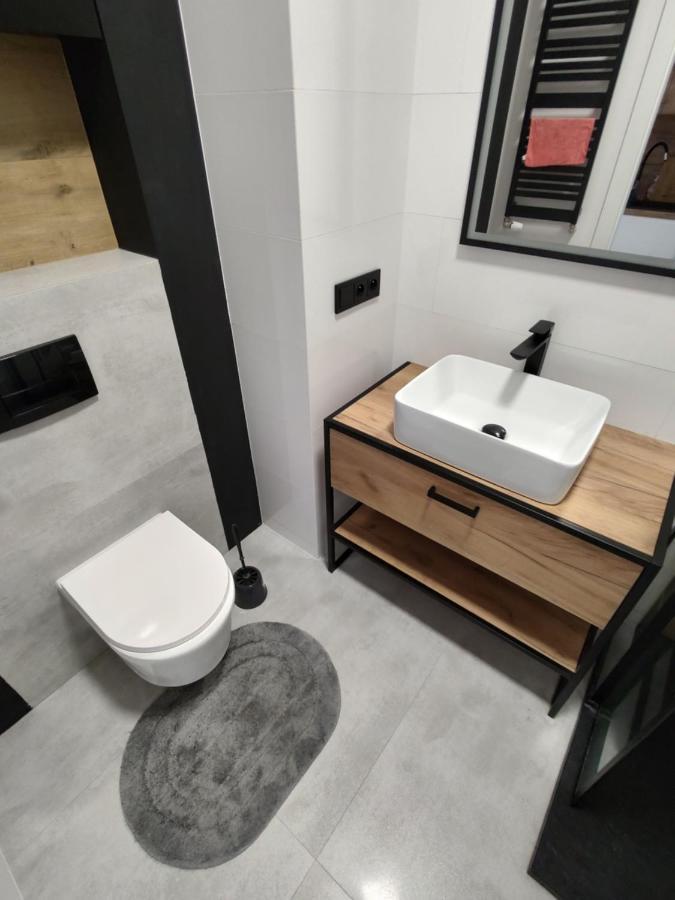 Uroczy Apartament Z Miejscem Na Auto W Garazu Apartment Warsawa Bagian luar foto