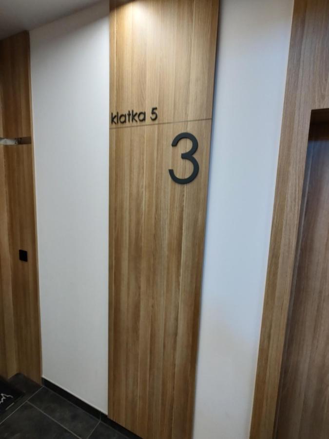 Uroczy Apartament Z Miejscem Na Auto W Garazu Apartment Warsawa Bagian luar foto
