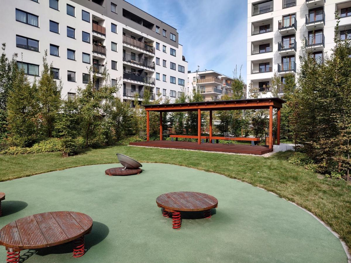 Uroczy Apartament Z Miejscem Na Auto W Garazu Apartment Warsawa Bagian luar foto