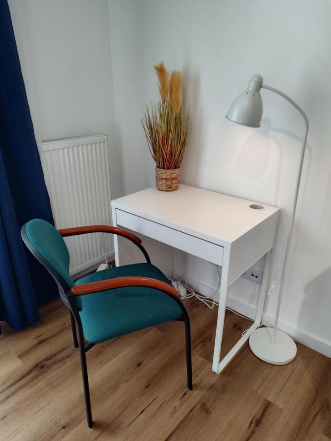 Uroczy Apartament Z Miejscem Na Auto W Garazu Apartment Warsawa Bagian luar foto