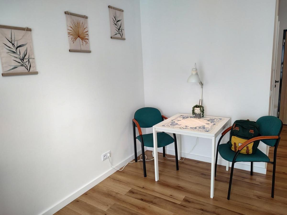 Uroczy Apartament Z Miejscem Na Auto W Garazu Apartment Warsawa Bagian luar foto